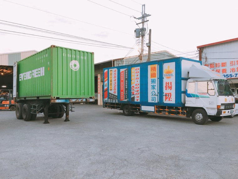 古典家具貨櫃卸貨與搬運服務-台中搬家