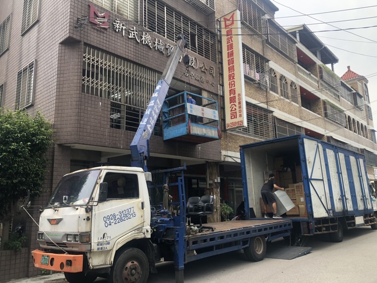 吊車搬運服務-台中精緻搬家